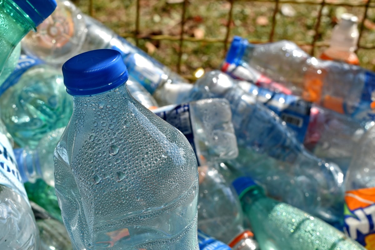 Recyclage de bouteilles plastiques